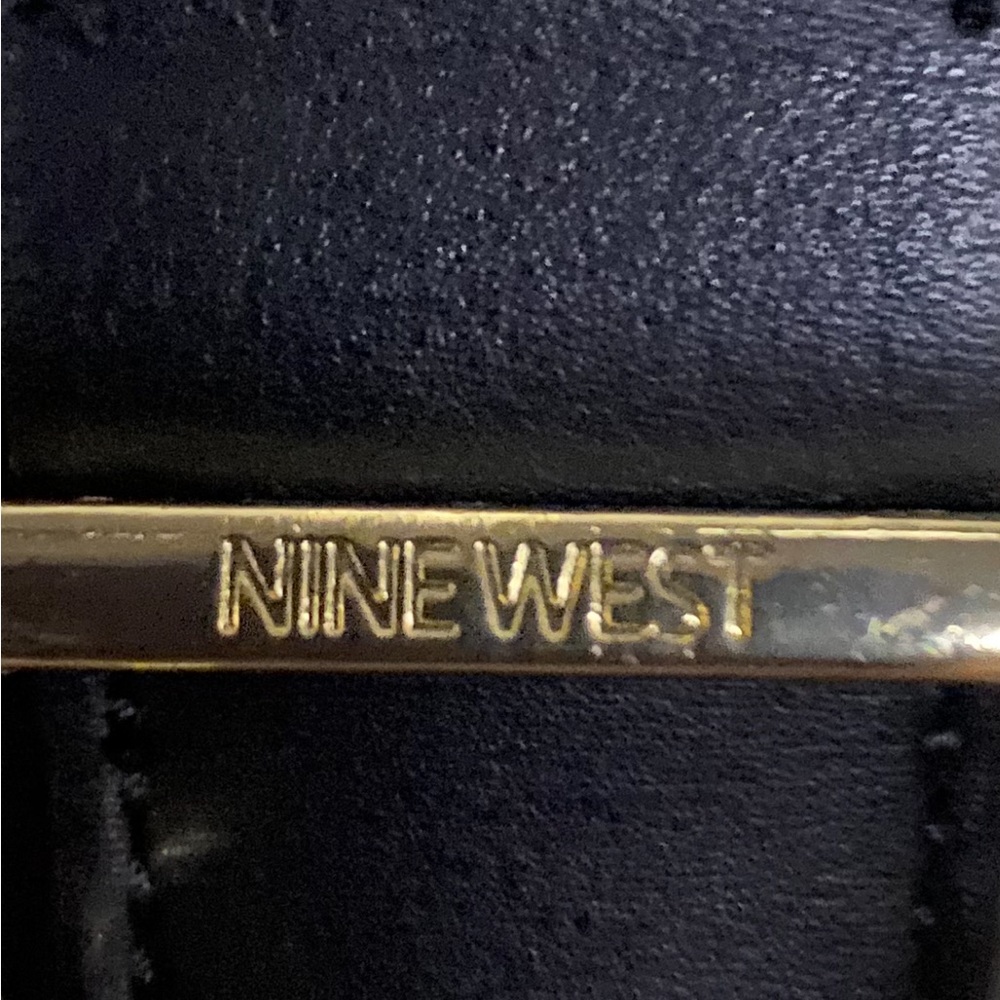 Purse - Picture 6 of 9
